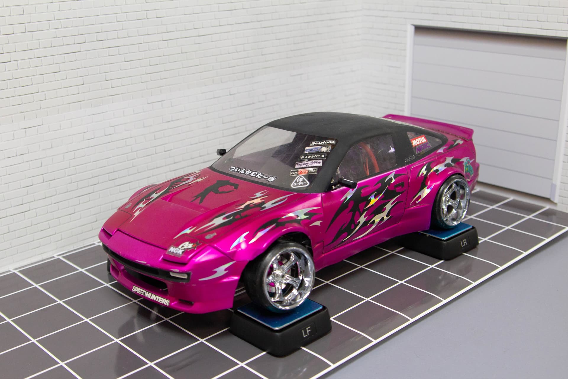 Hard Lemon Garage Helga
